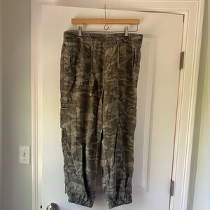American Eagle camouflage joggers